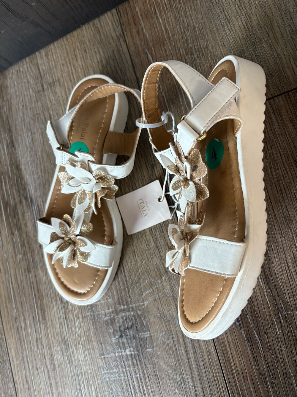 NWT 4Y White Floral girls Sandals